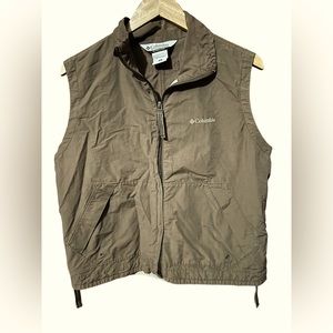 Womens Columbia vest. GUC
